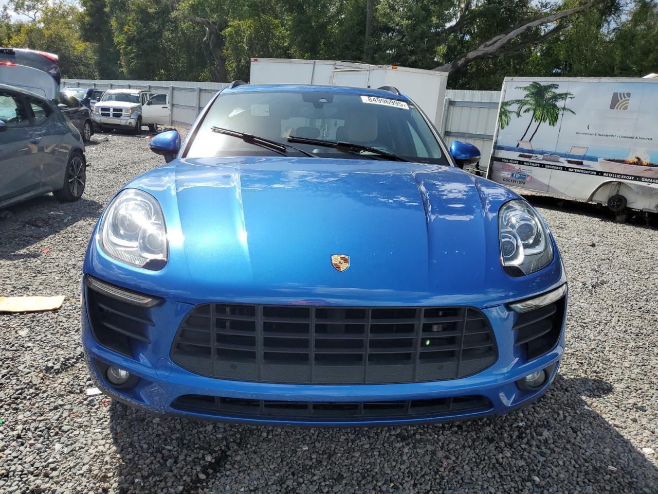 2018 PORSCHE Macan