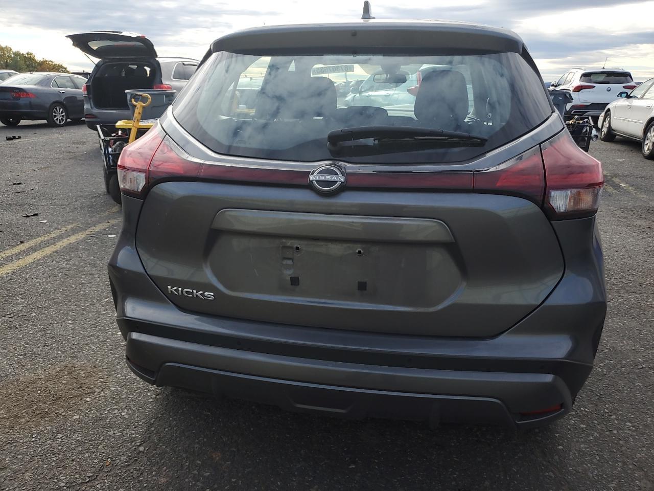 2024 NISSAN KICKS