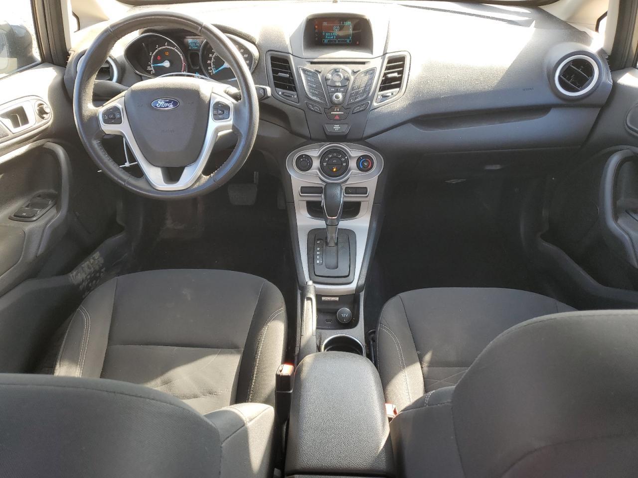 2016 FORD Fiesta