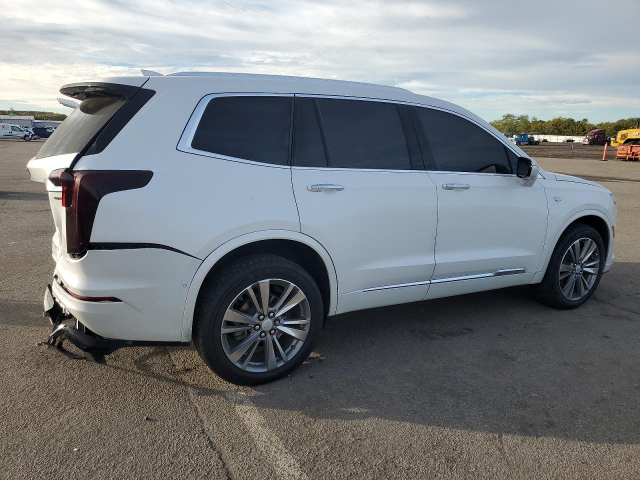 2022 CADILLAC XT6