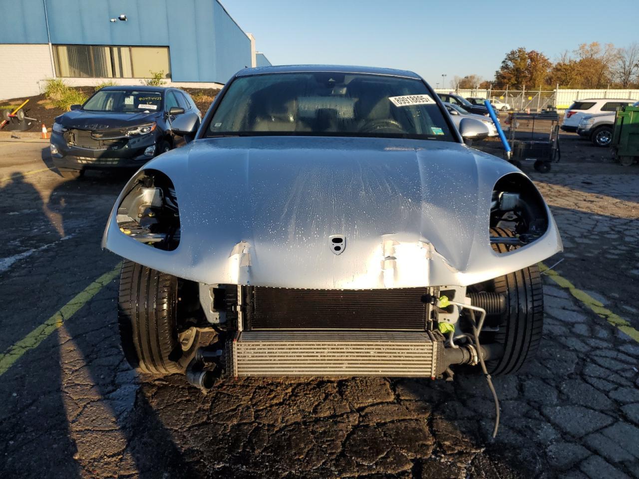 2019 PORSCHE Macan