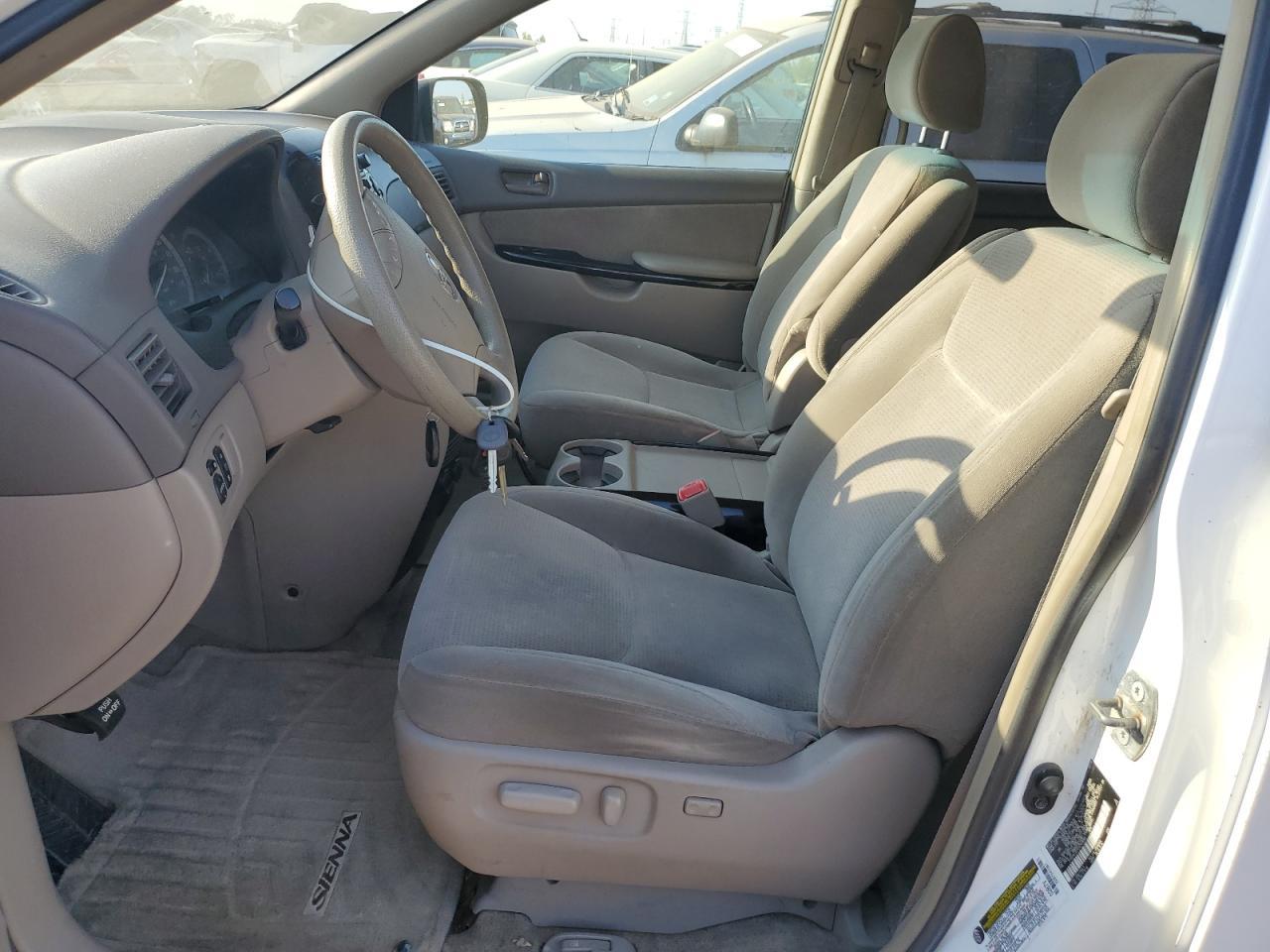 2005 TOYOTA SIENNA
