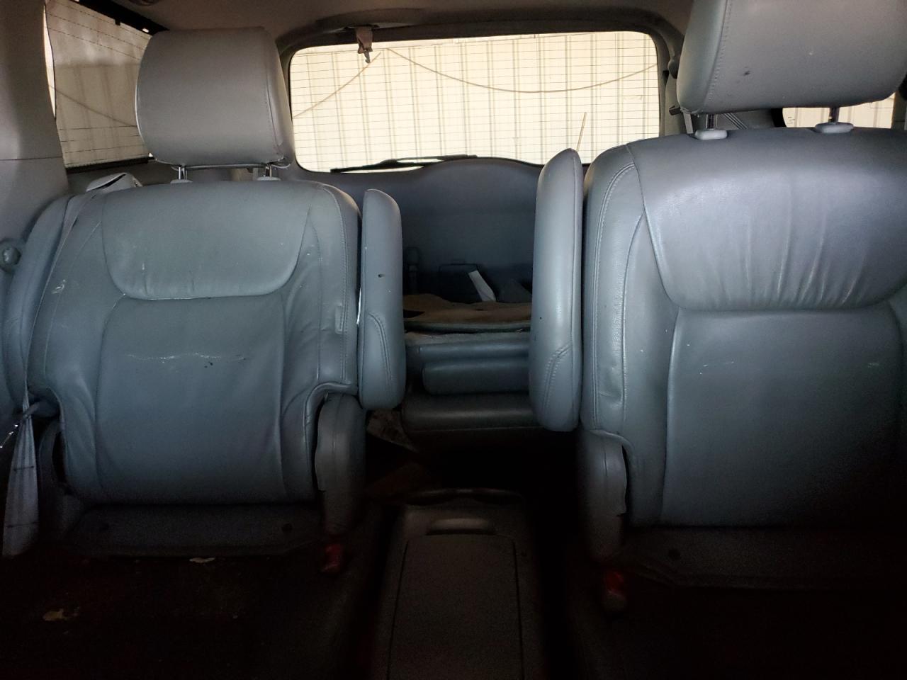 2010 TOYOTA SIENNA