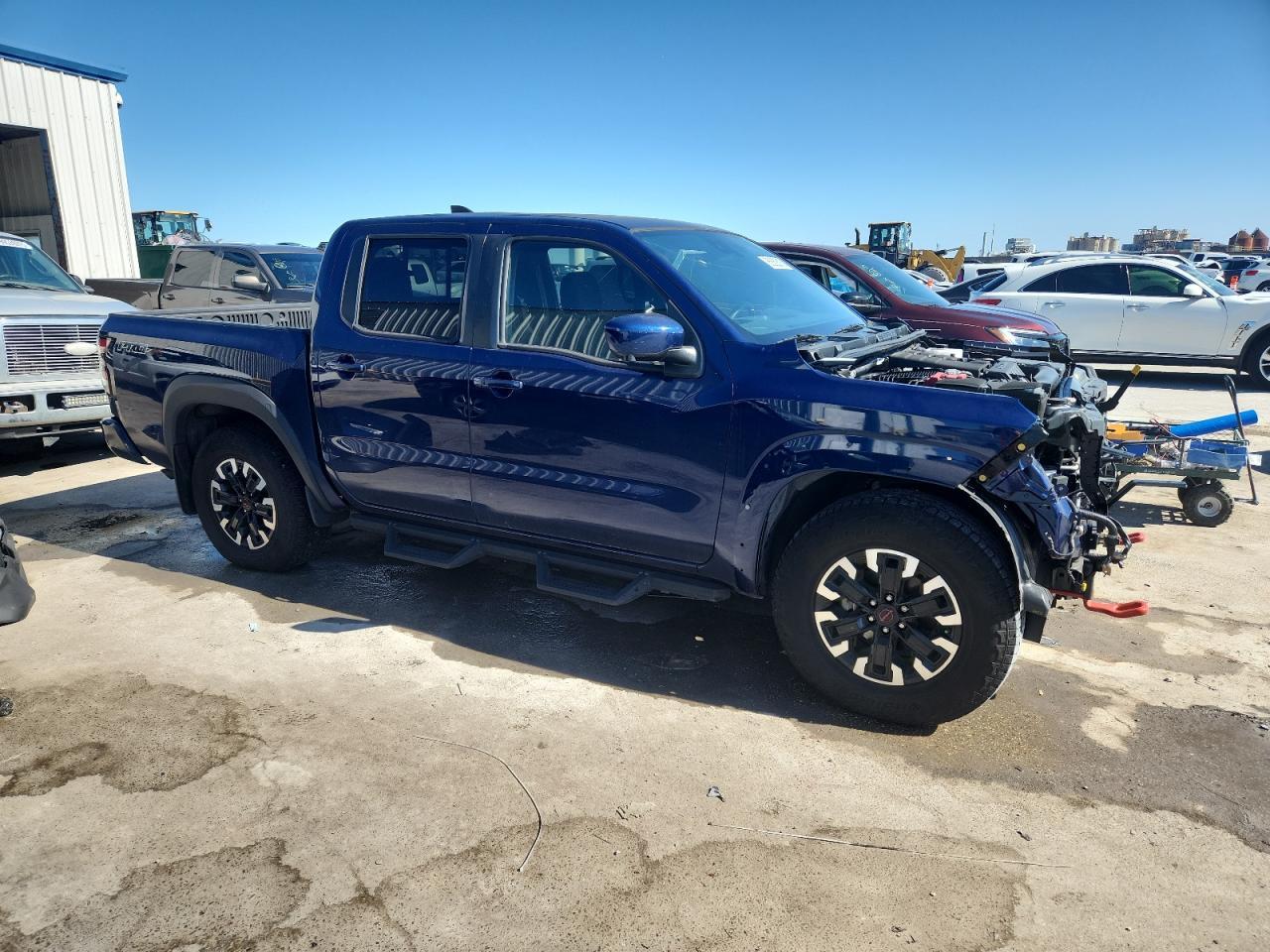 2023 NISSAN Frontier