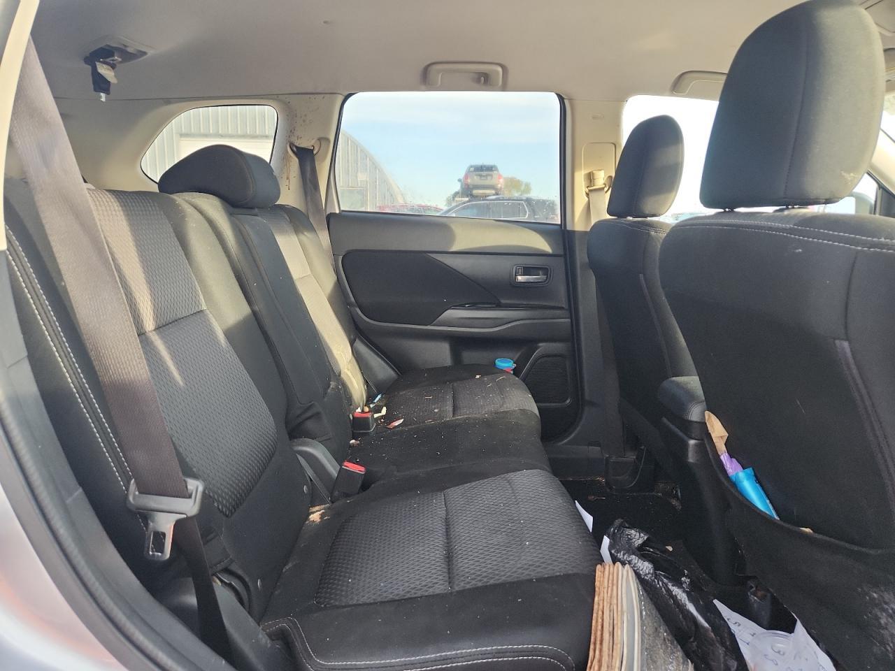 2016 MITSUBISHI outlander