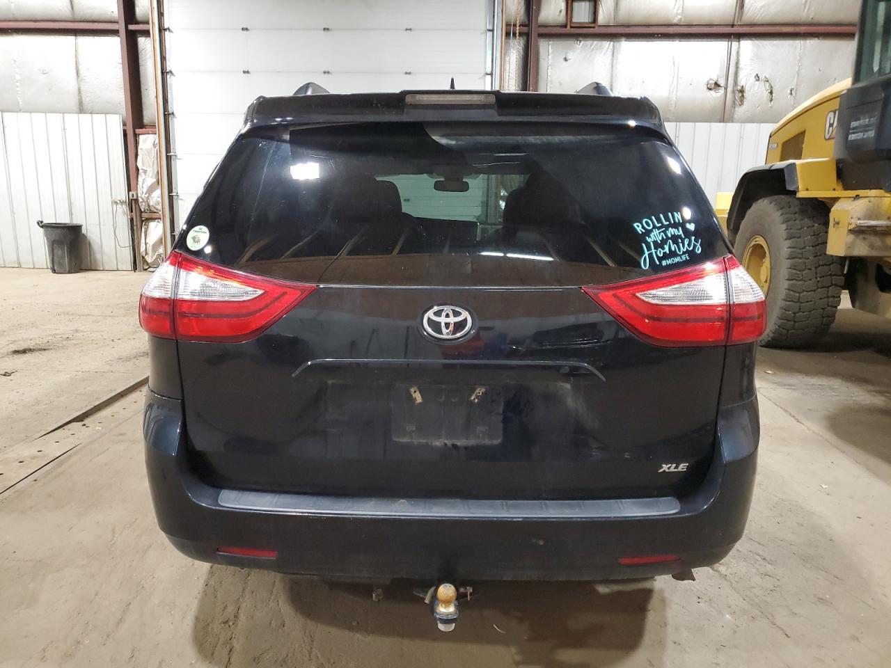 2018 TOYOTA SIENNA