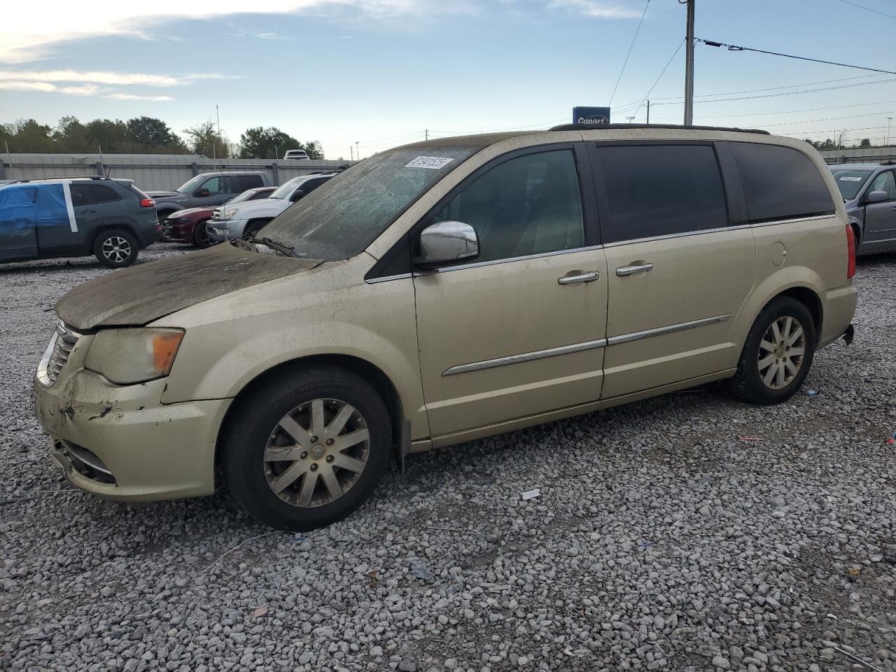 2012 CHRYSLER Town & Country