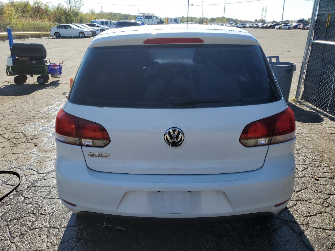 2011 VOLKSWAGEN GOLF