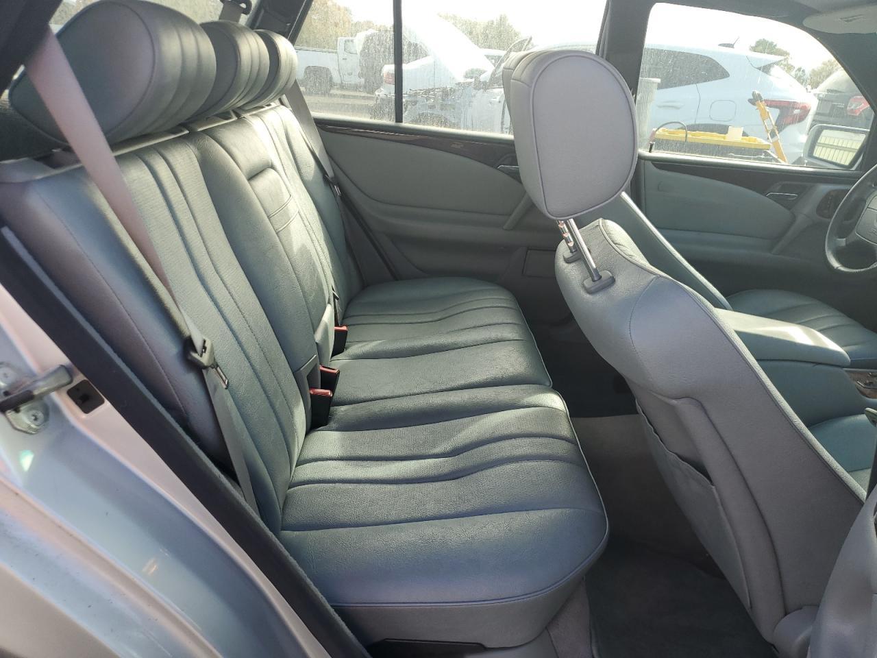 1998 MERCEDES-BENZ E 320