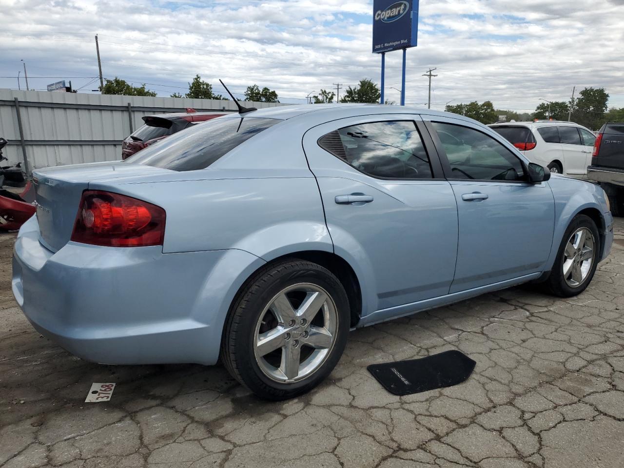 2013 DODGE Avenger