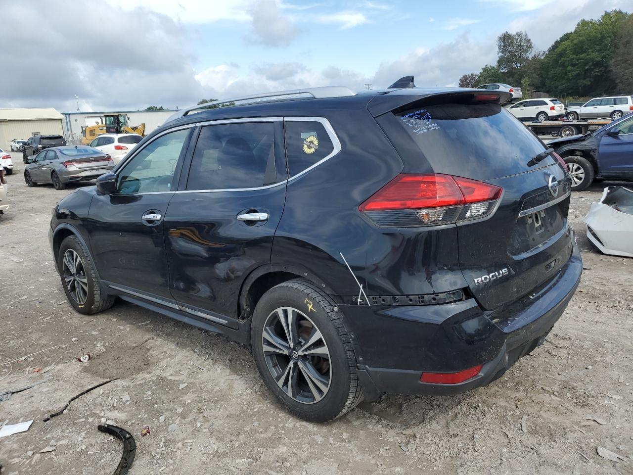 2017 NISSAN ROGUE