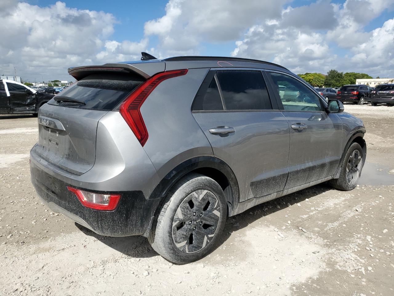 2023 KIA Niro