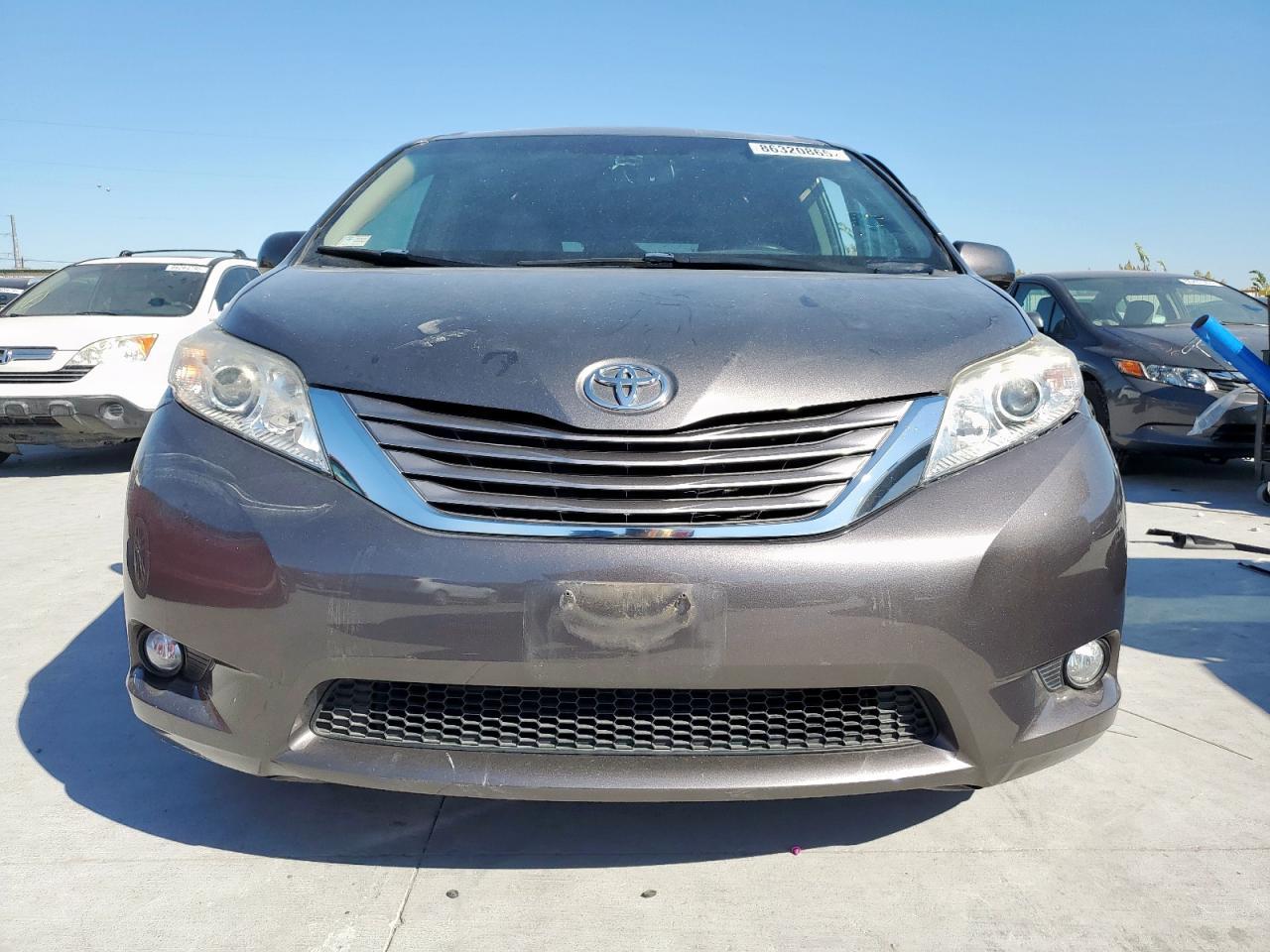 2017 TOYOTA SIENNA