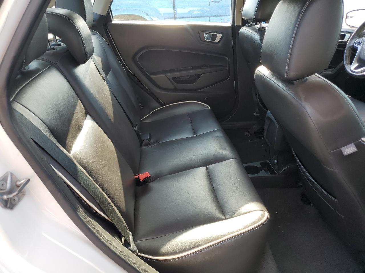 2016 FORD Fiesta