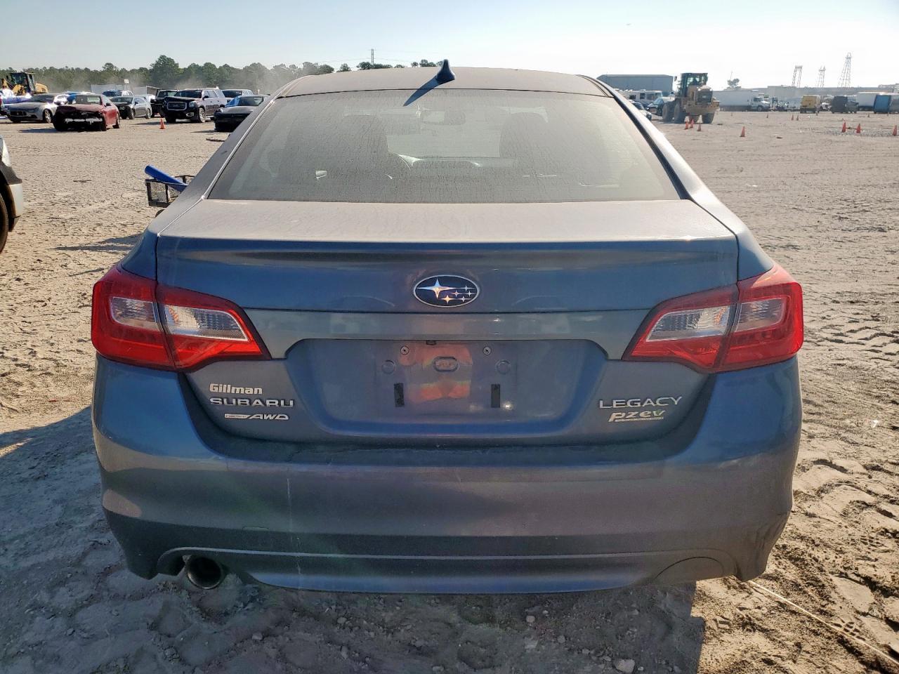 2017 SUBARU Legacy