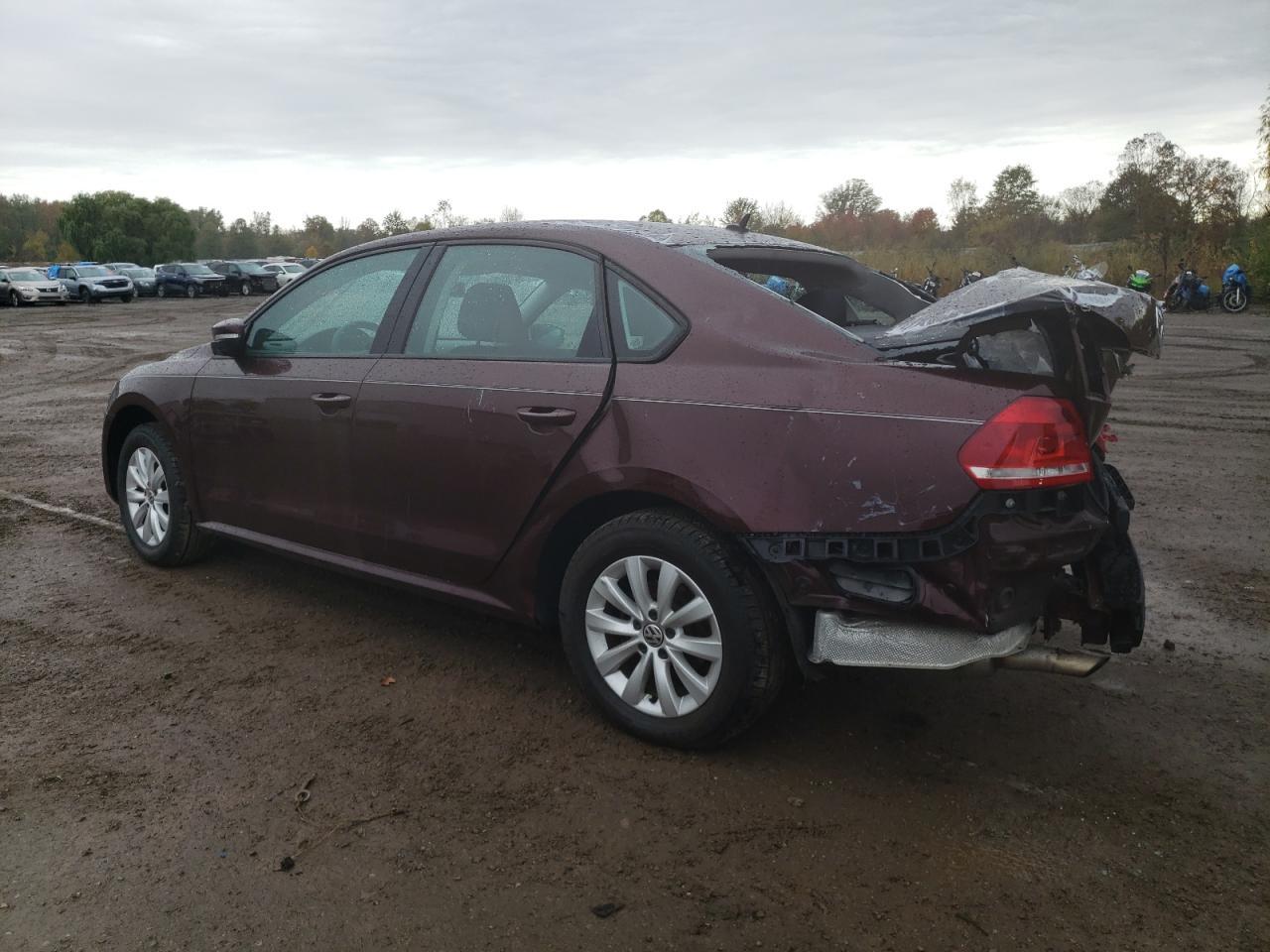 2013 VOLKSWAGEN Passat