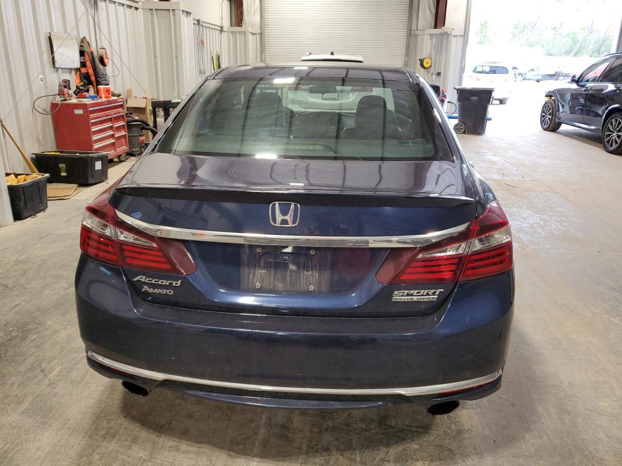 2017 HONDA ACCORD