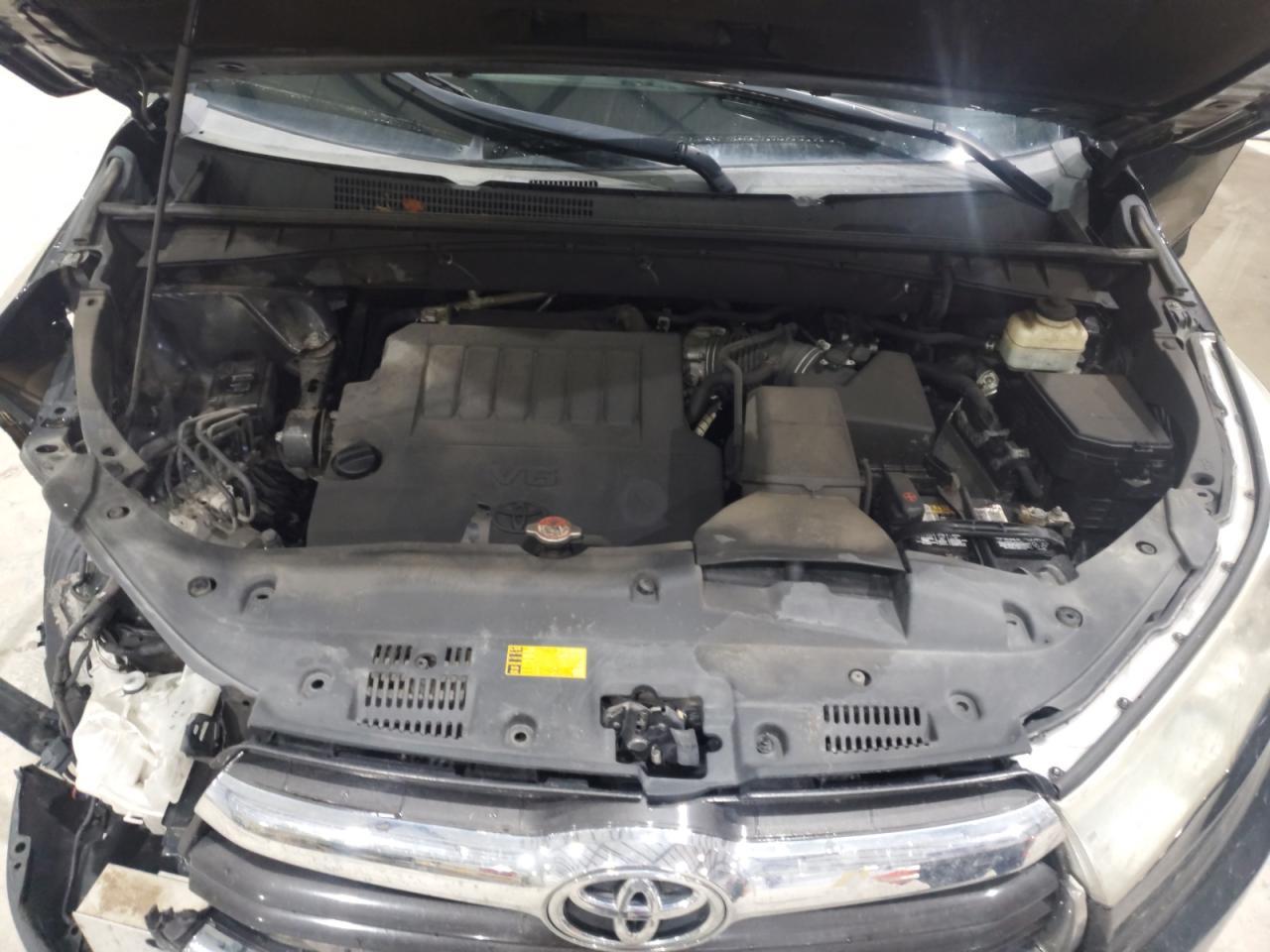 2016 TOYOTA HIGHLANDER