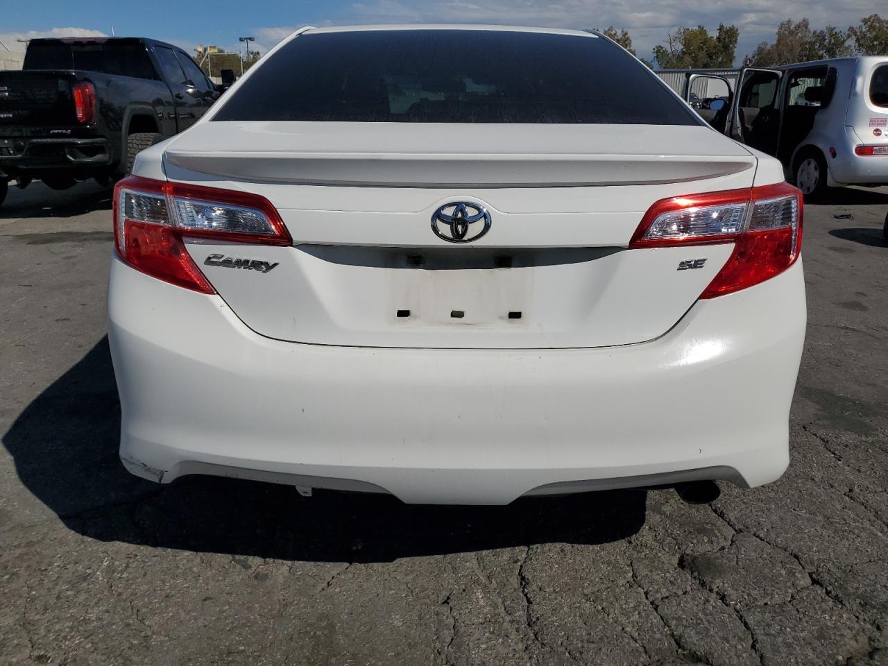 2014 TOYOTA CAMRY