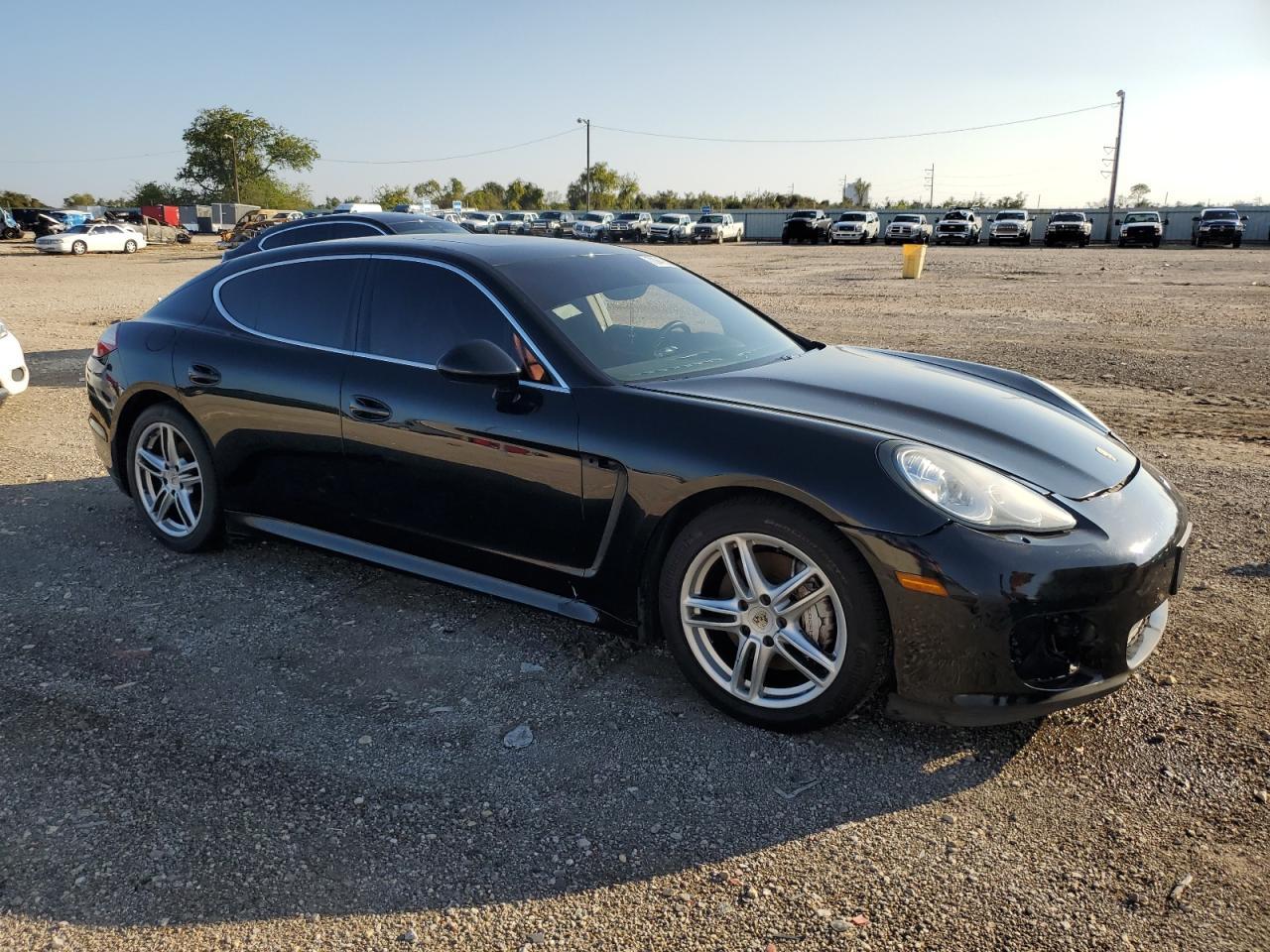 2011 PORSCHE Panamera