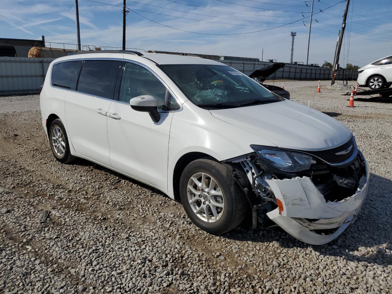 2021 CHRYSLER Voyager