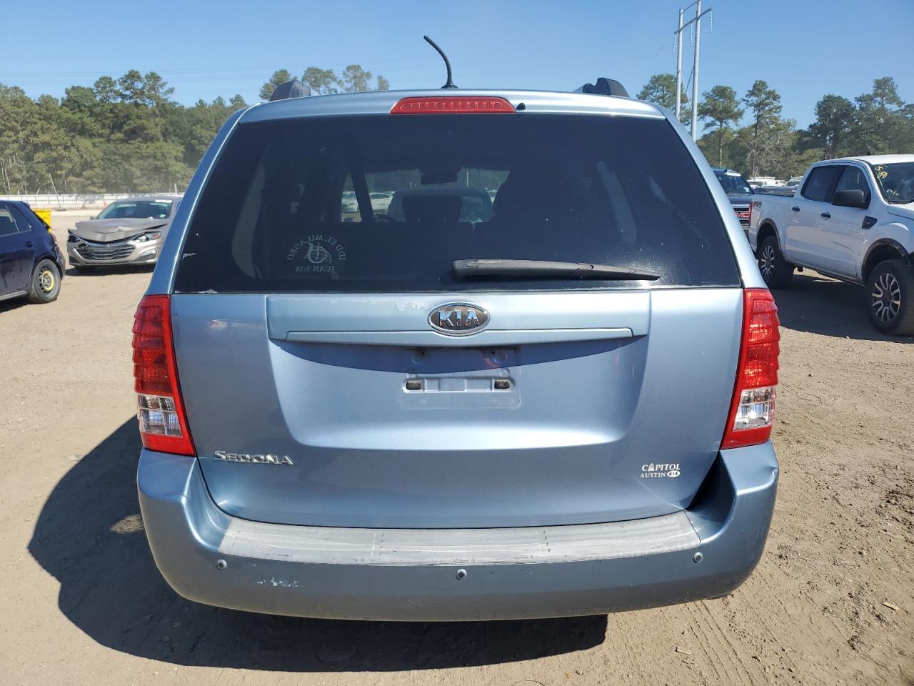 2011 KIA SEDONA