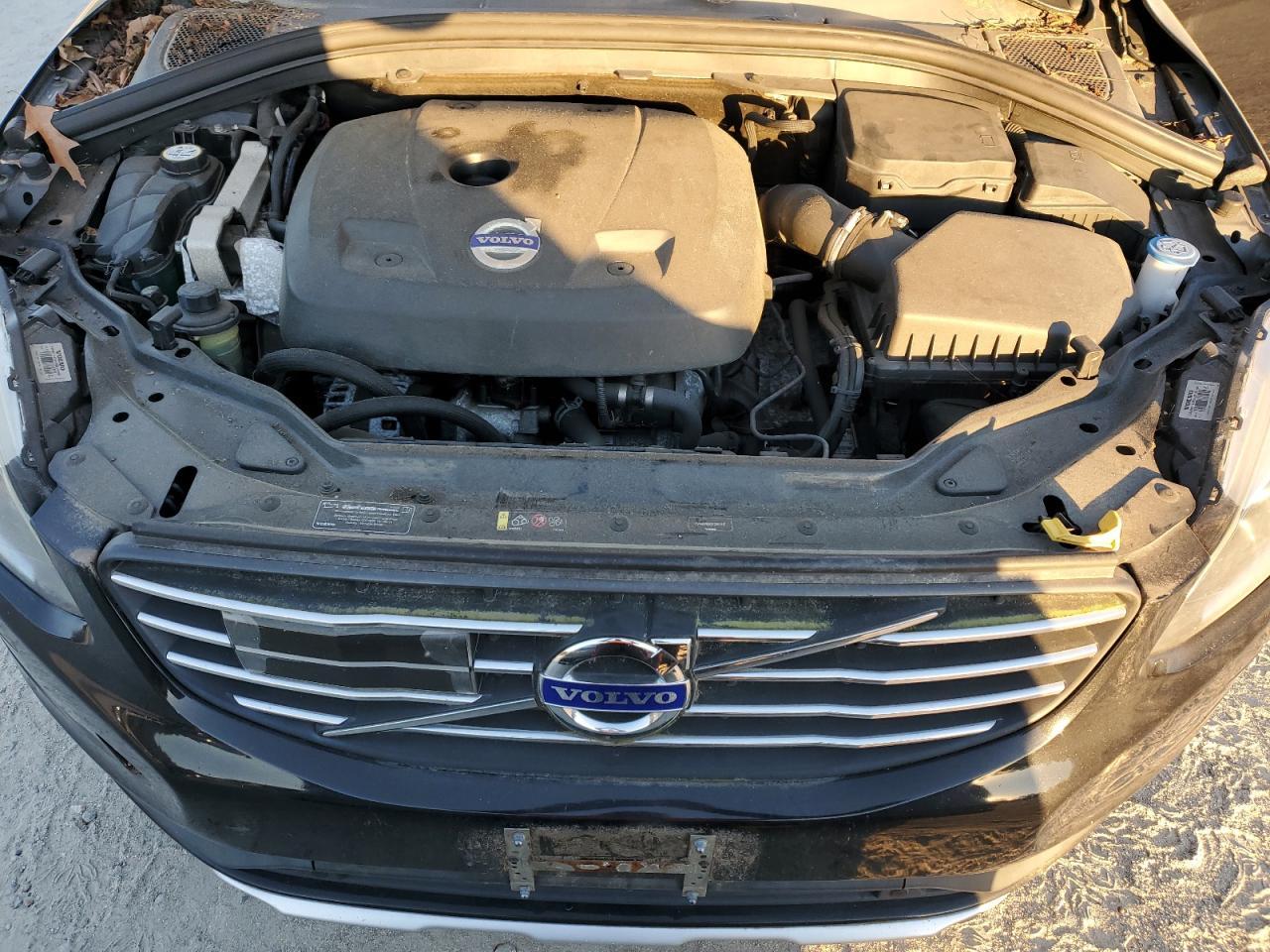 2015 VOLVO XC60