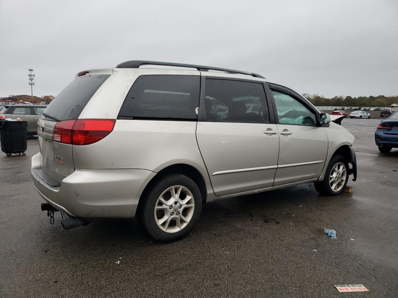 2004 TOYOTA SIENNA