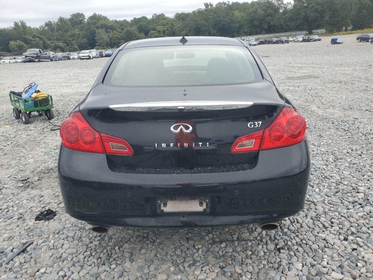2013 INFINITI G37
