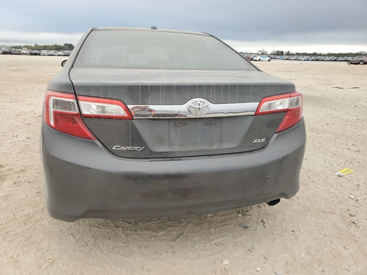 2014 TOYOTA CAMRY