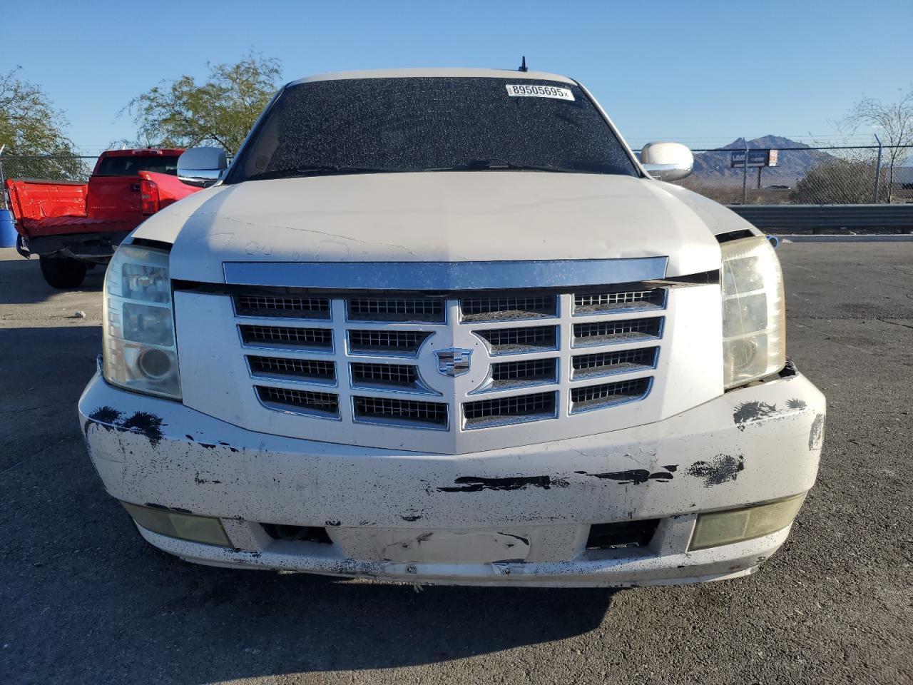 2011 CADILLAC ESCALADE