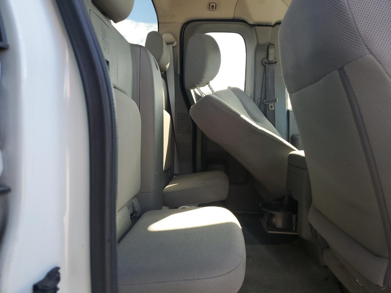 2016 NISSAN Frontier