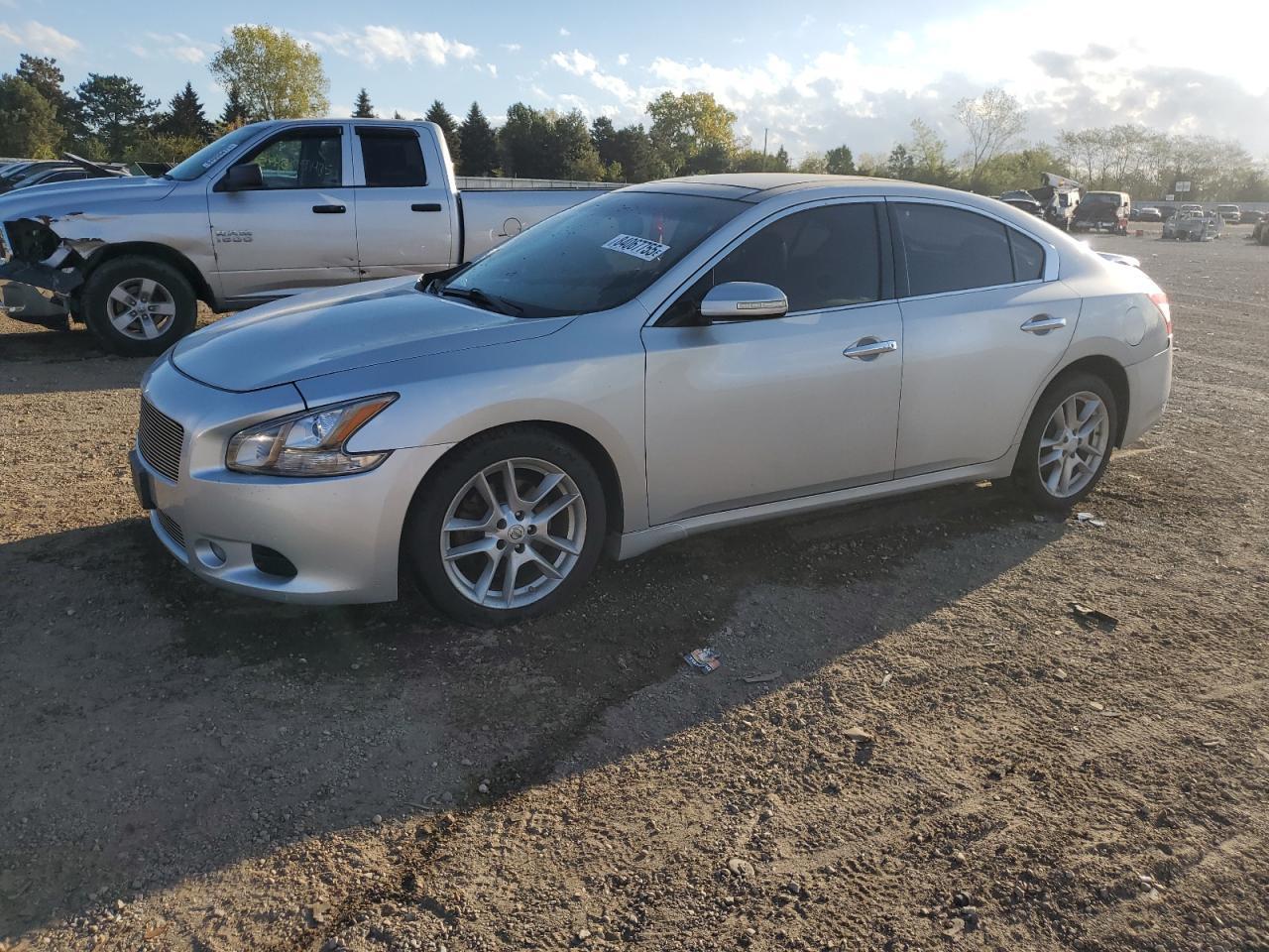 2011 NISSAN Maxima