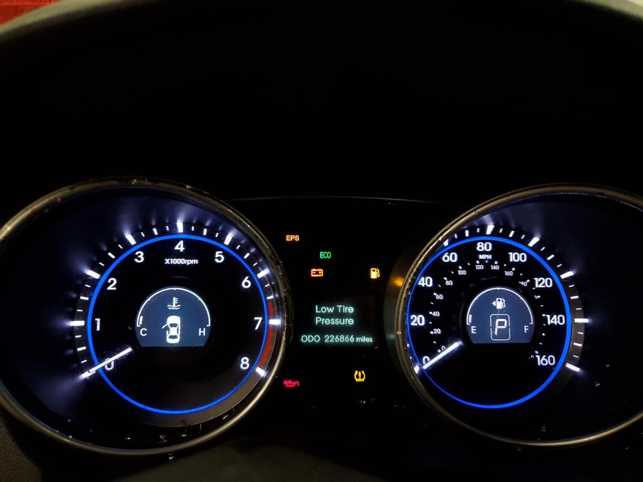 2011 HYUNDAI SONATA