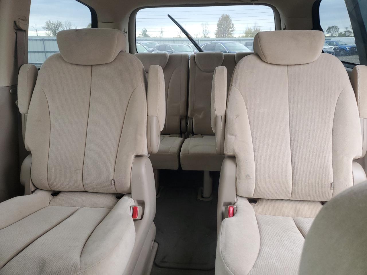 2009 KIA SEDONA