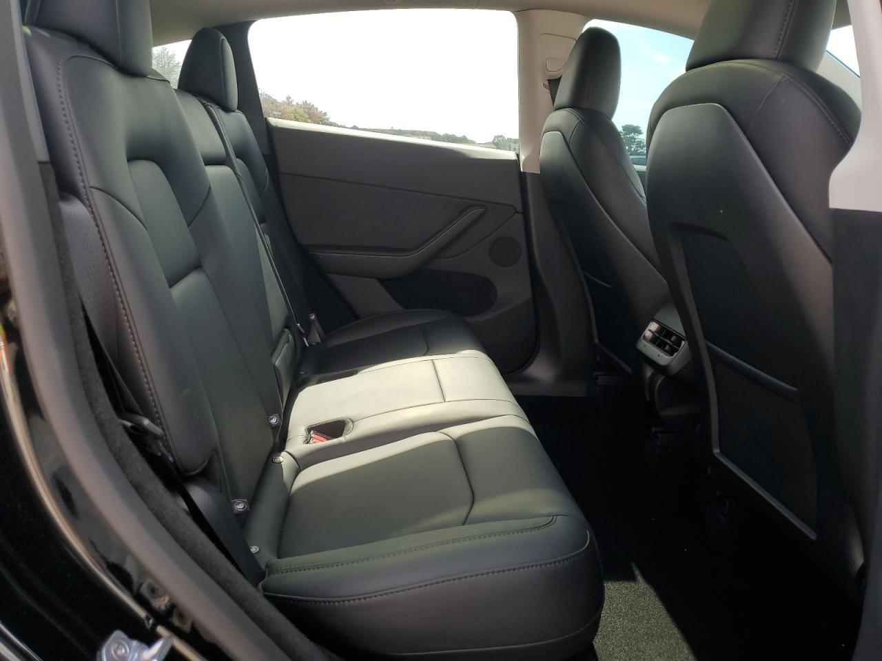 2025 TESLA MODEL Y