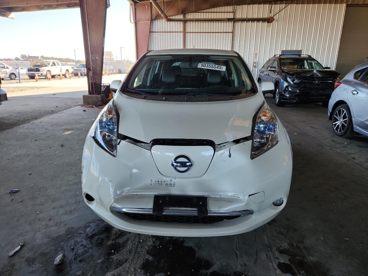 2016 NISSAN LEAF