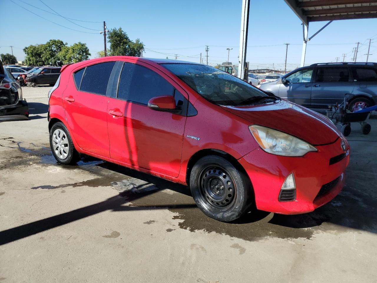 2014 TOYOTA Prius c