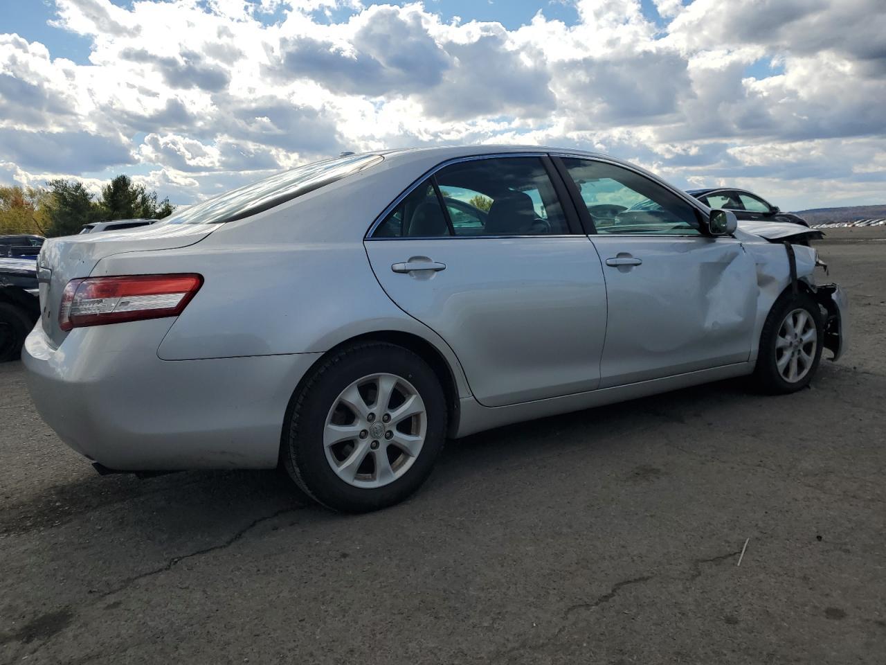 2011 TOYOTA CAMRY