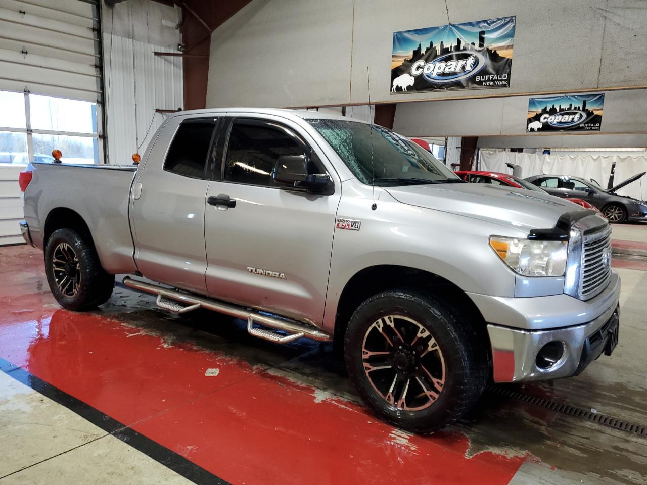 2011 TOYOTA TUNDRA