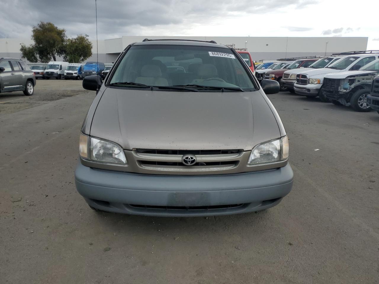 1999 TOYOTA SIENNA