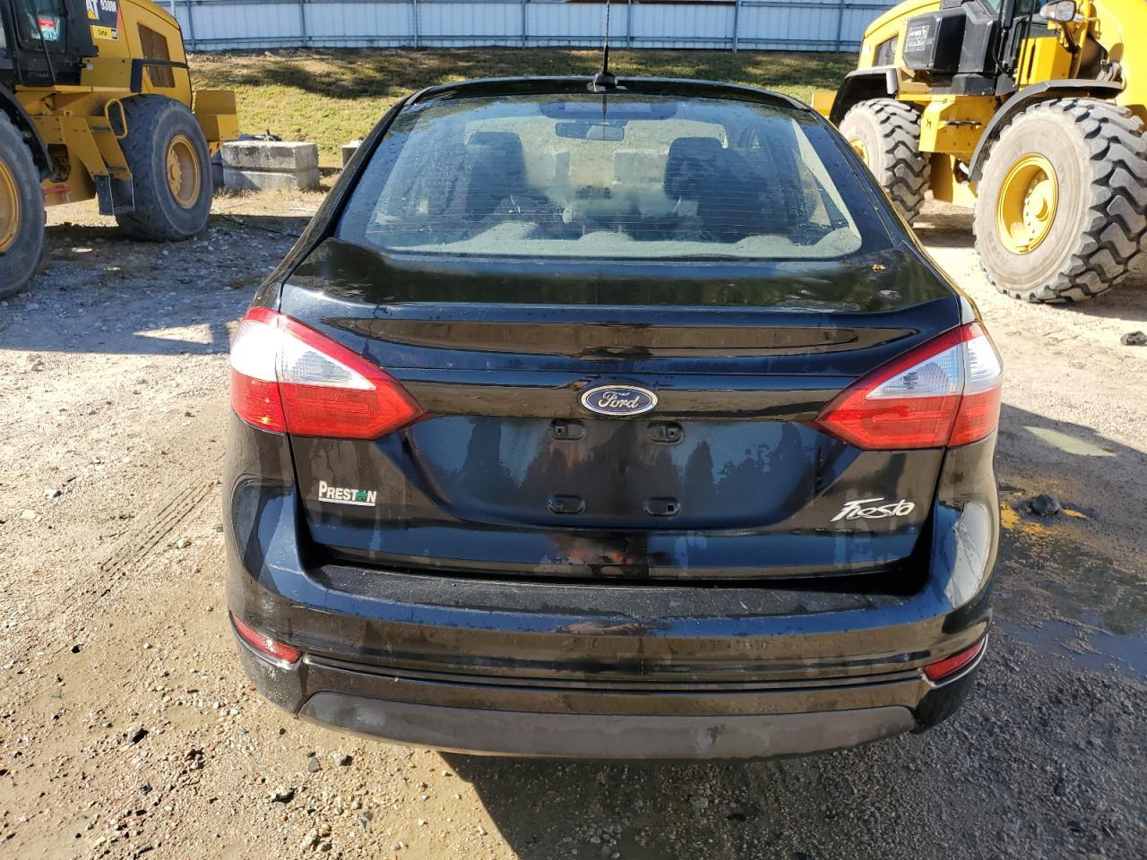 2016 FORD Fiesta