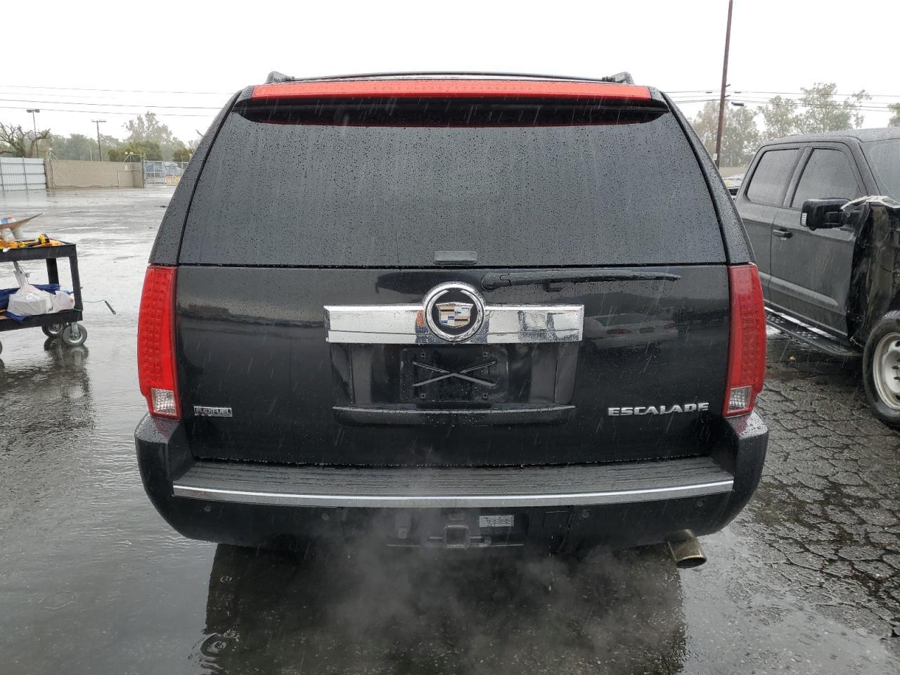 2011 CADILLAC ESCALADE