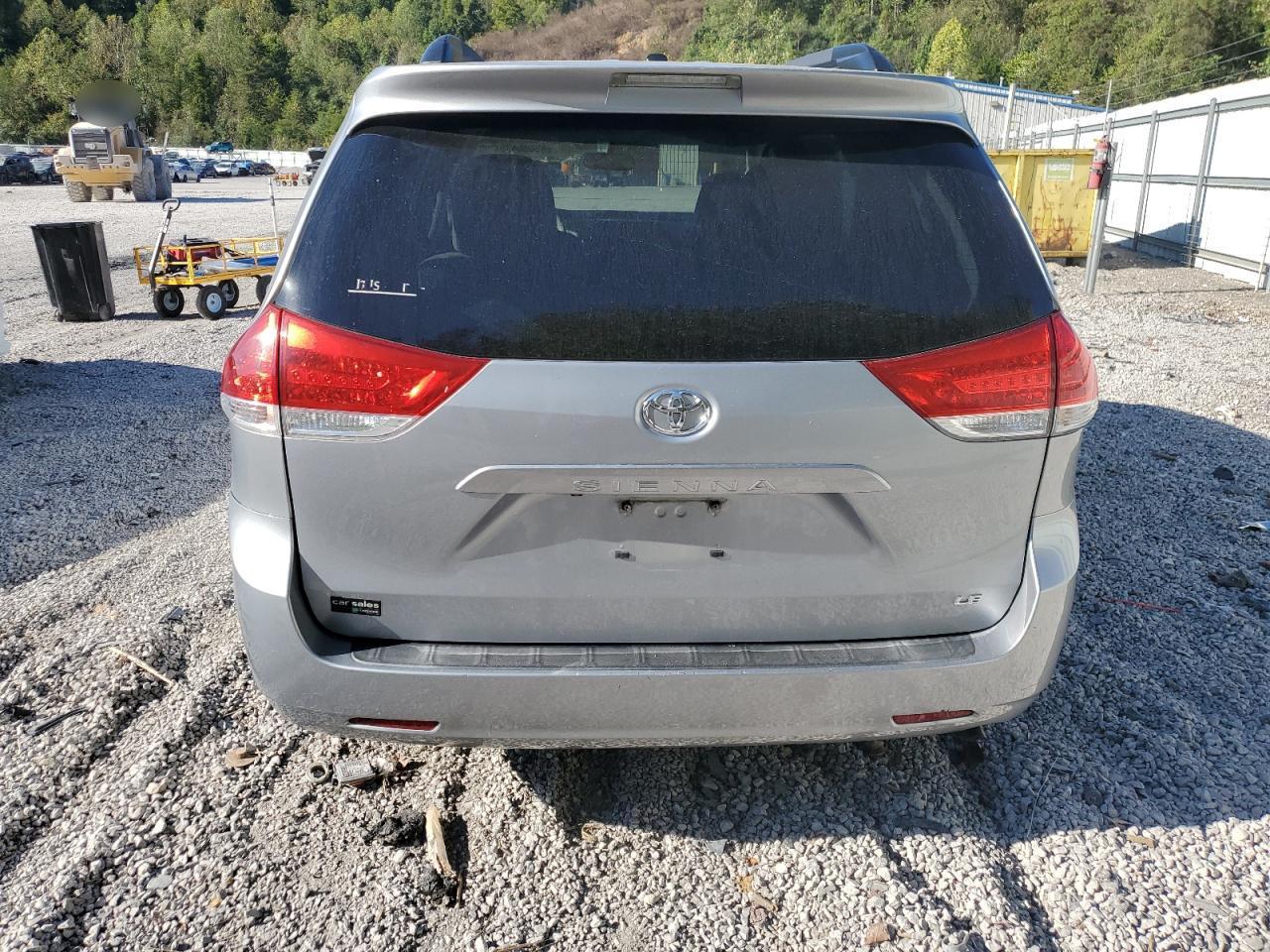 2013 TOYOTA SIENNA