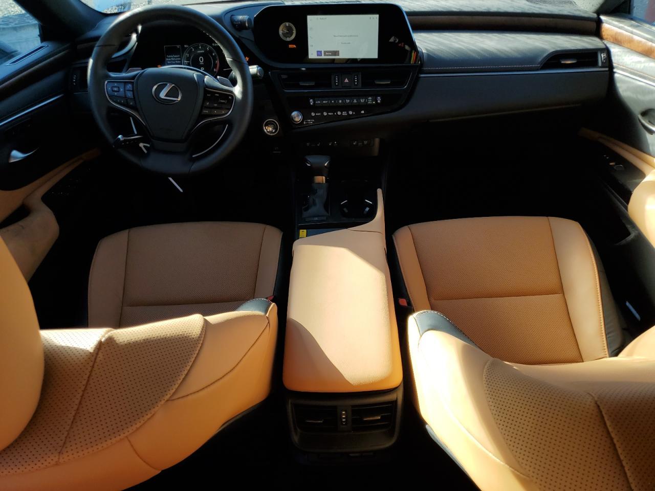 2025 LEXUS Es