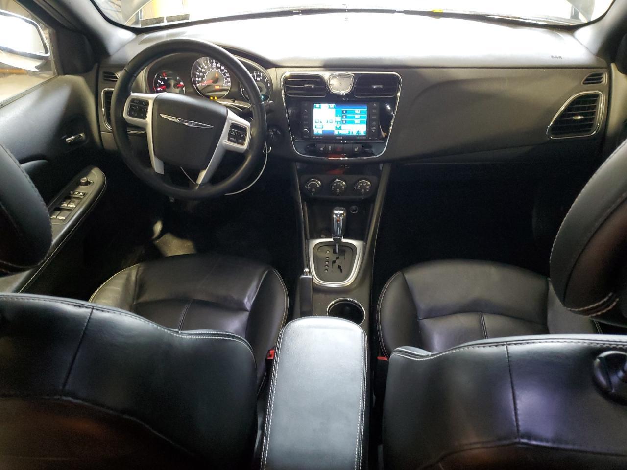 2011 CHRYSLER 200
