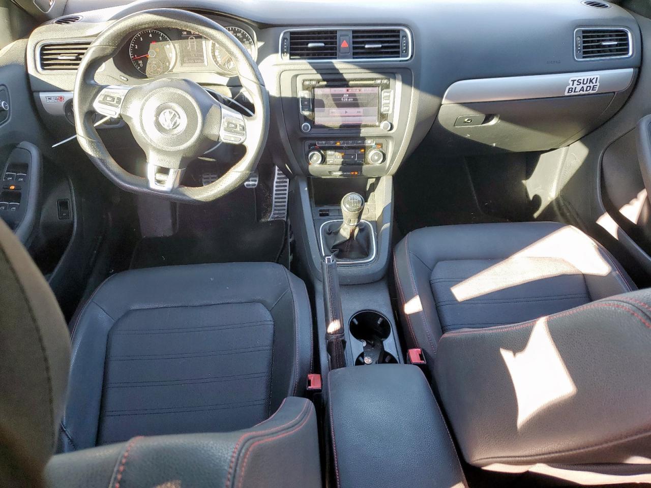 2012 VOLKSWAGEN JETTA
