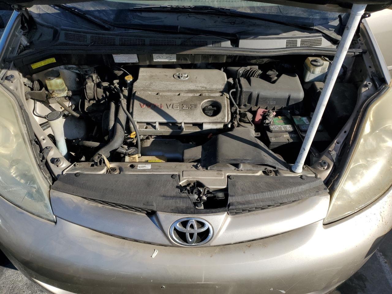 2006 TOYOTA SIENNA