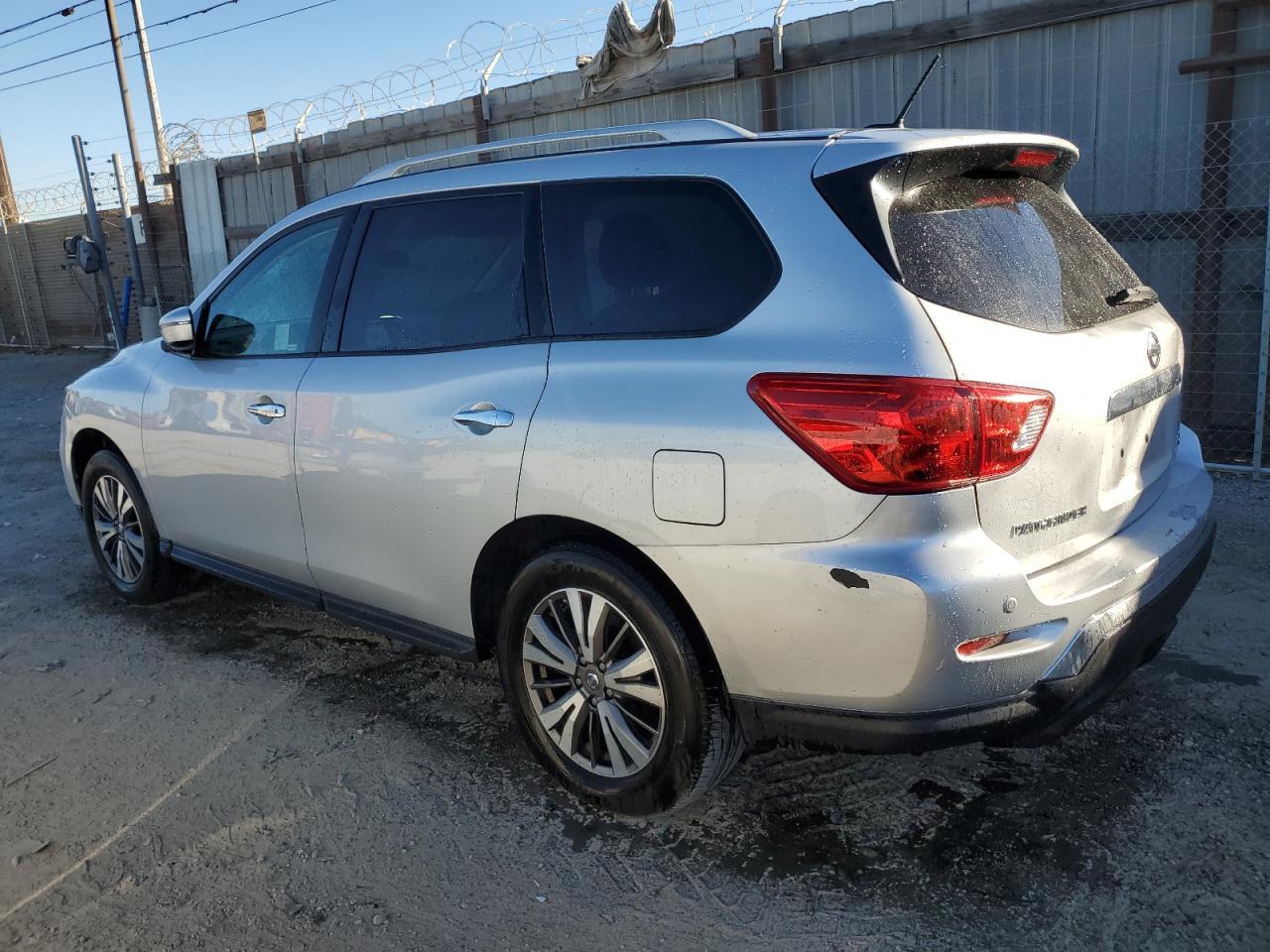 2017 NISSAN PATHFINDER