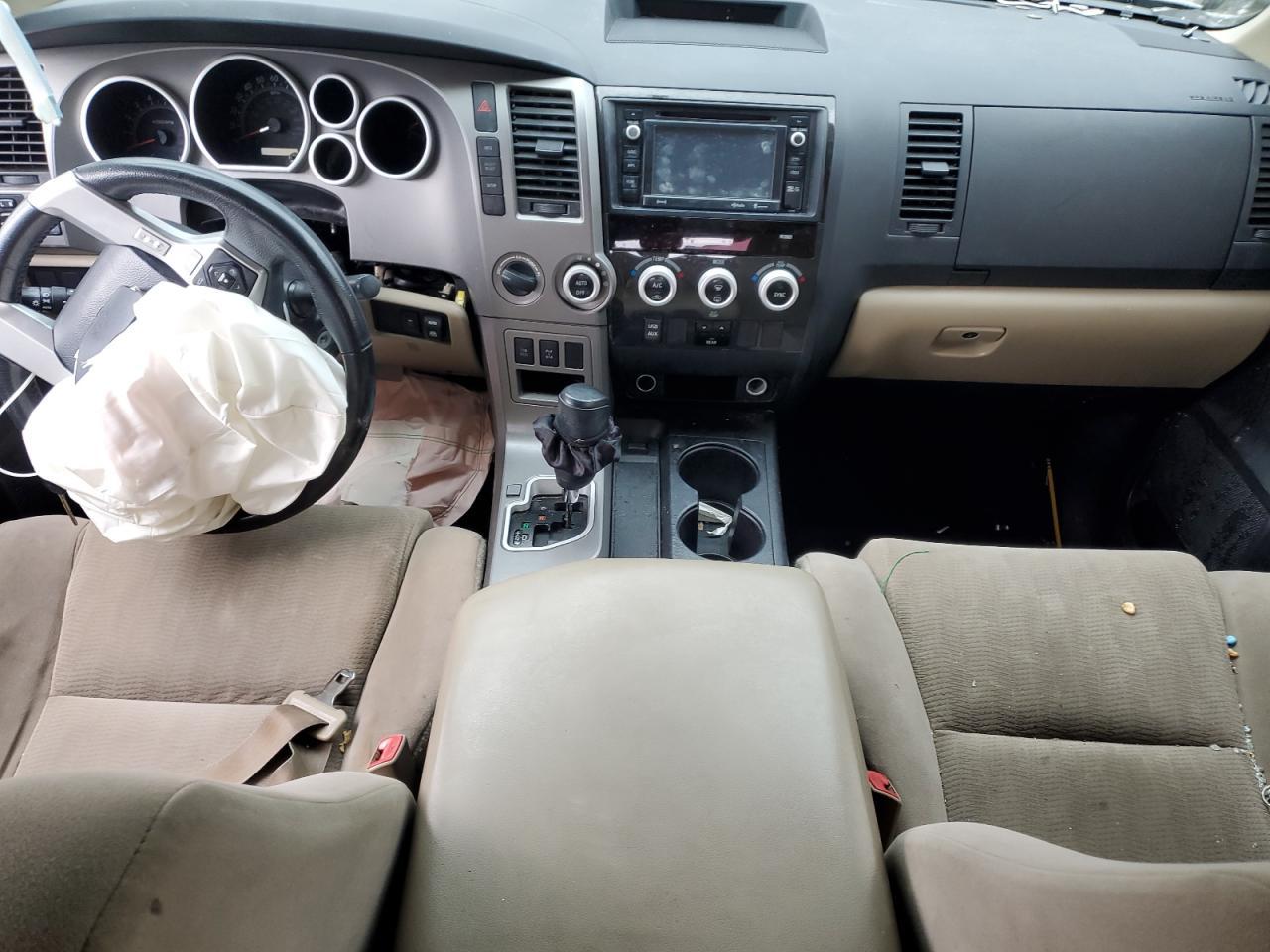 2016 TOYOTA Sequoia